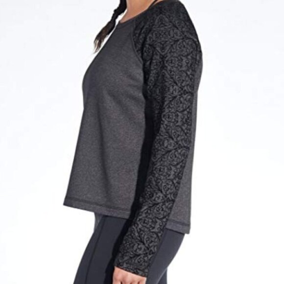 𝅺calia Carrie Underwood women US Small grey caviar black raglan top Limited Ed - Picture 11 of 11